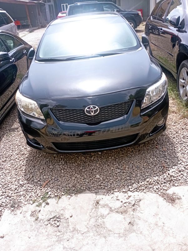 Thumbnail 2 of 2010 Toyota Corolla LE